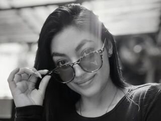 hot cam girl spreading pussy AuraLee