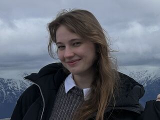 bedroom cam DelorasWiant