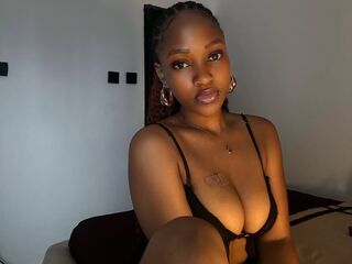 naughty cam girl fingering shaved pussy JoyceClara