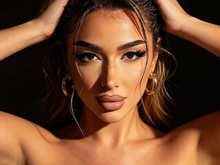 mastubating web cam girl JuliaNoir