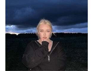 camgirl webcam LitaBloom