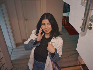 shaved pussy cam RyvaNoir