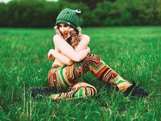 hot naked webcamgirl VikaCherry