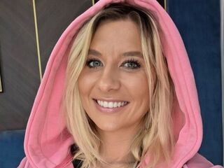 cam girl playing with vibrator KaylinJan