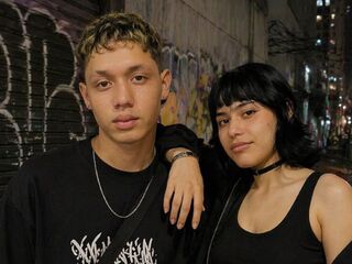 chatroom webcam photo AxelAndCloe