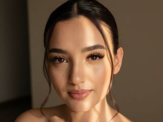 camgirl masturbating with sextoy AlaiaHarpers