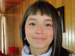 hot cam girl masturbating with vibrator AliceMorely