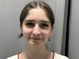 shaved pussy web cam AlisaGlem