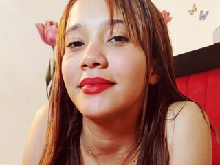 camwhore shaved pussy AmarisGomez