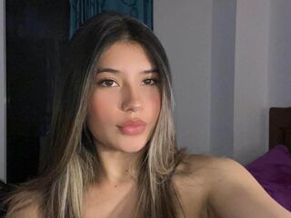 hot camslut AmberEliza