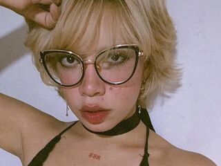 cam strip tease AmelieMari