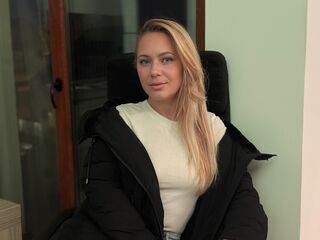 camgirl masturbating with dildo AnyaLior