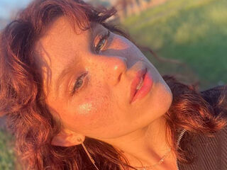 naked cam girl fingering pussy AstridChing