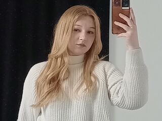 naughty camgirl fingering shaved pussy AutumnCoxwell