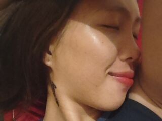 naked girl with webcam fingering pussy BambiLewellin