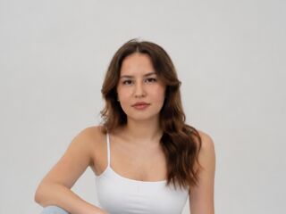topless webcam girl BetteDesfosses