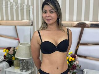 closeup cam CarlyJoness