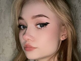 camgirl webcam CecilyBurnard