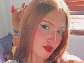 camgirl masturbating with vibrator CristalBonny