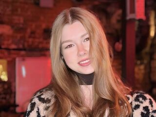 cam girl playing with sextoy DainaThroneberry