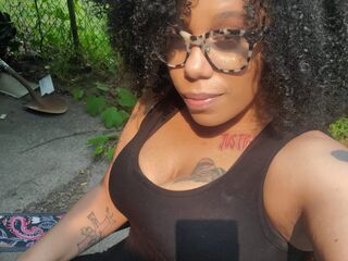 chat room live cam DesiraeLuciano