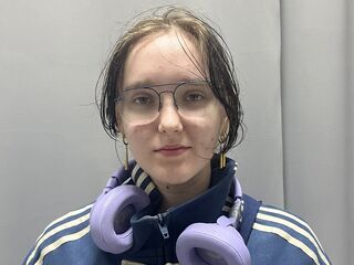 nude webcam DoraDawson