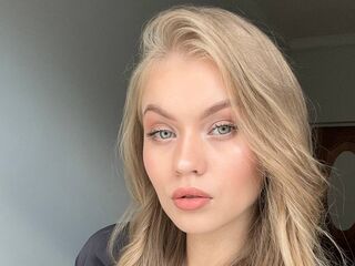 adult video chat ElaraBrooks