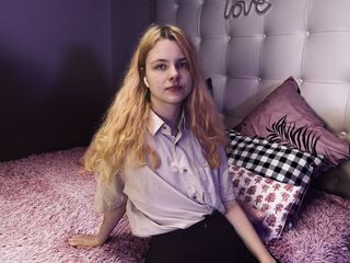 cam girl playing with sextoy EleanorCain