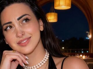 topless camgirl ElesseLust