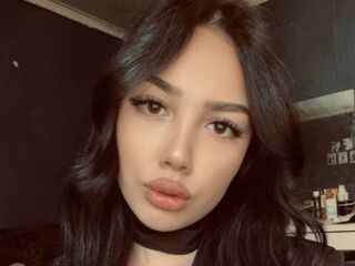 camgirl showing tits EliraVale