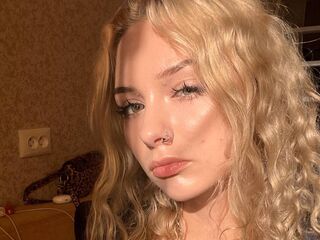 free live chatroom EliseHulvey