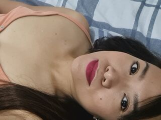 topless webcam girl EmeraldPink