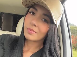 cam whore livesex EmilyBrontes