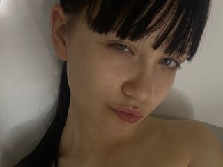 camslut showing pussy HertaArcega