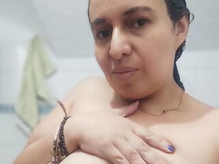 camwhore video IbannaBely