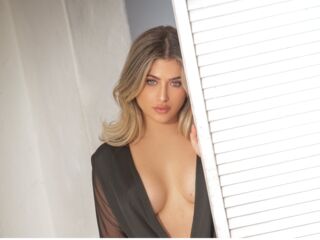 camslut fingering shaved pussy IrinaMolkova