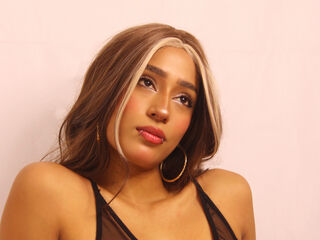 naked cam girl fingering pussy JadeKeim