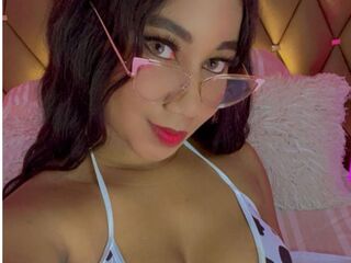 cam girl playing with sextoy JannaYhowns