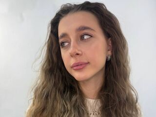 topless camgirl KamiZinni