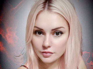 cam girl playing with dildo KarinaEvani