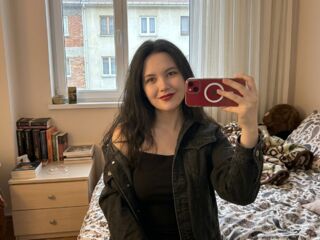 hot chatroom KeliCollymore