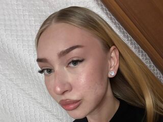 camslut masturbating KellyHilles