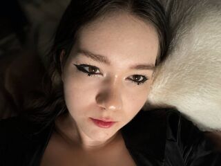 naked camgirl masturbating with vibrator KendalChalet