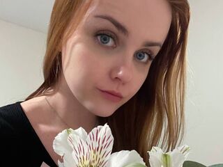 cam girl masturbating with sextoy KendalOrsen
