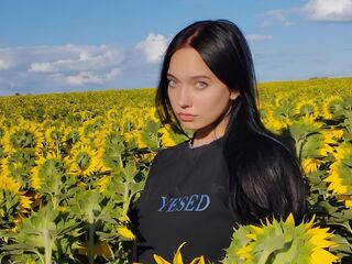 hot cam girl fingering shaved pussy LavonAnsara