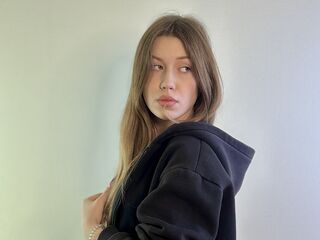 camgirl fingering bald pussy LeonilaKesling