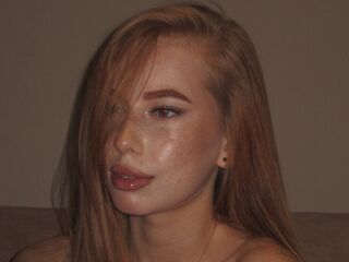 girl chat room LisaCornerd