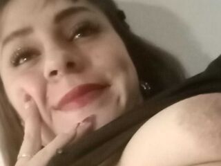masturbating webcamgirl LizMegh