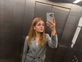 camslut naked LizzieIacovino