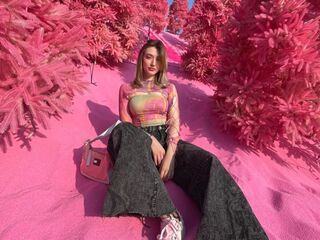 chat room picture LouveniaPranger